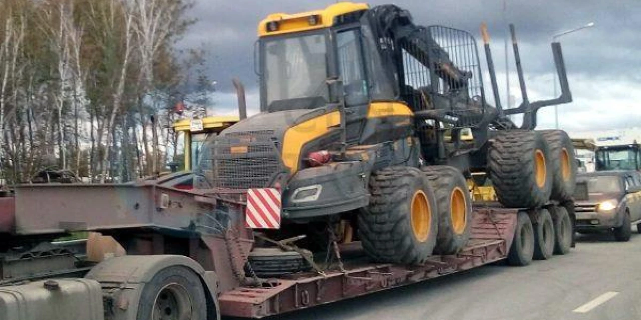 Перевозка фронтального погрузчика из Нижней Туры в Екатеринбург