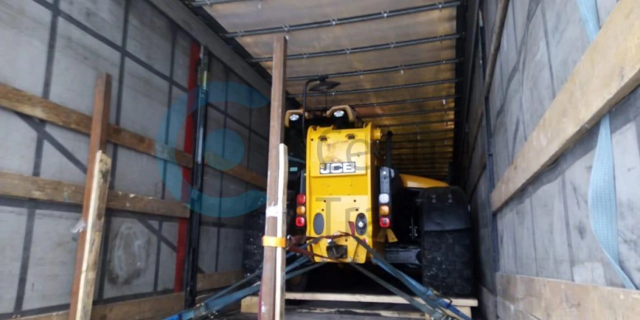 Доставка погрузчика JCB в Новосибирск