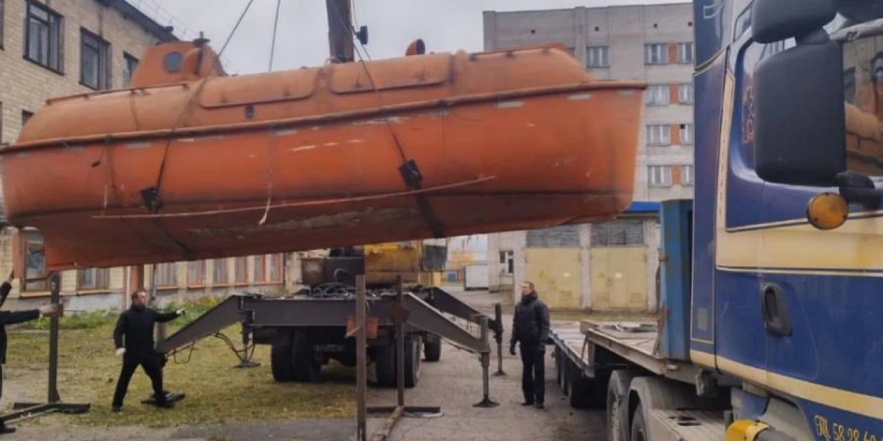 Доставка транспортной шлюпки в Петрозаводск