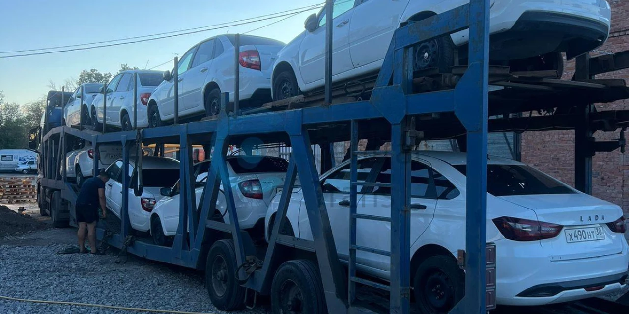 Перегон легковых автомобилей LADA GRANTA