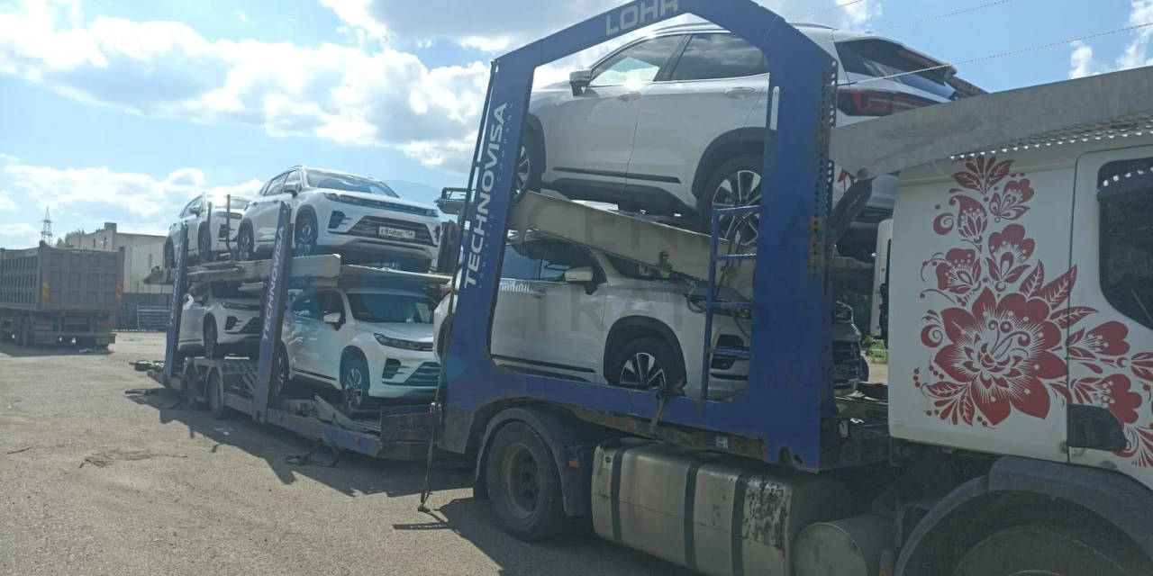Перегон легковых автомобилей Exeed LX