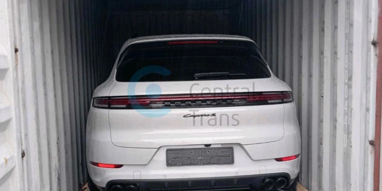 Контейнерная перевозка Porsche Cayenne