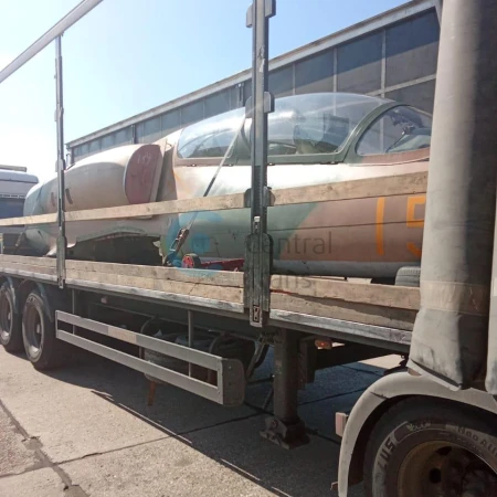 Учебно-тренировочный самолёт Aero L-29 "Дельфин" доставлен в Московскую область