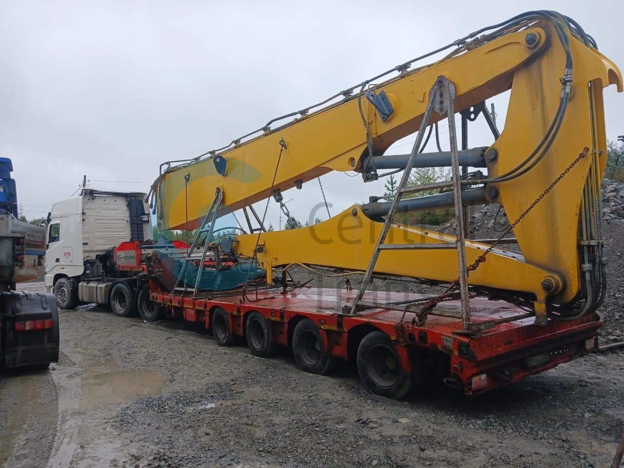 Экскаватор и стрела крана Liebherr 954 доставлены из Свердловской области в Самару