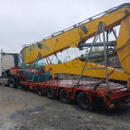 Экскаватор и стрела крана Liebherr 954 доставлены из Свердловской области в Самару