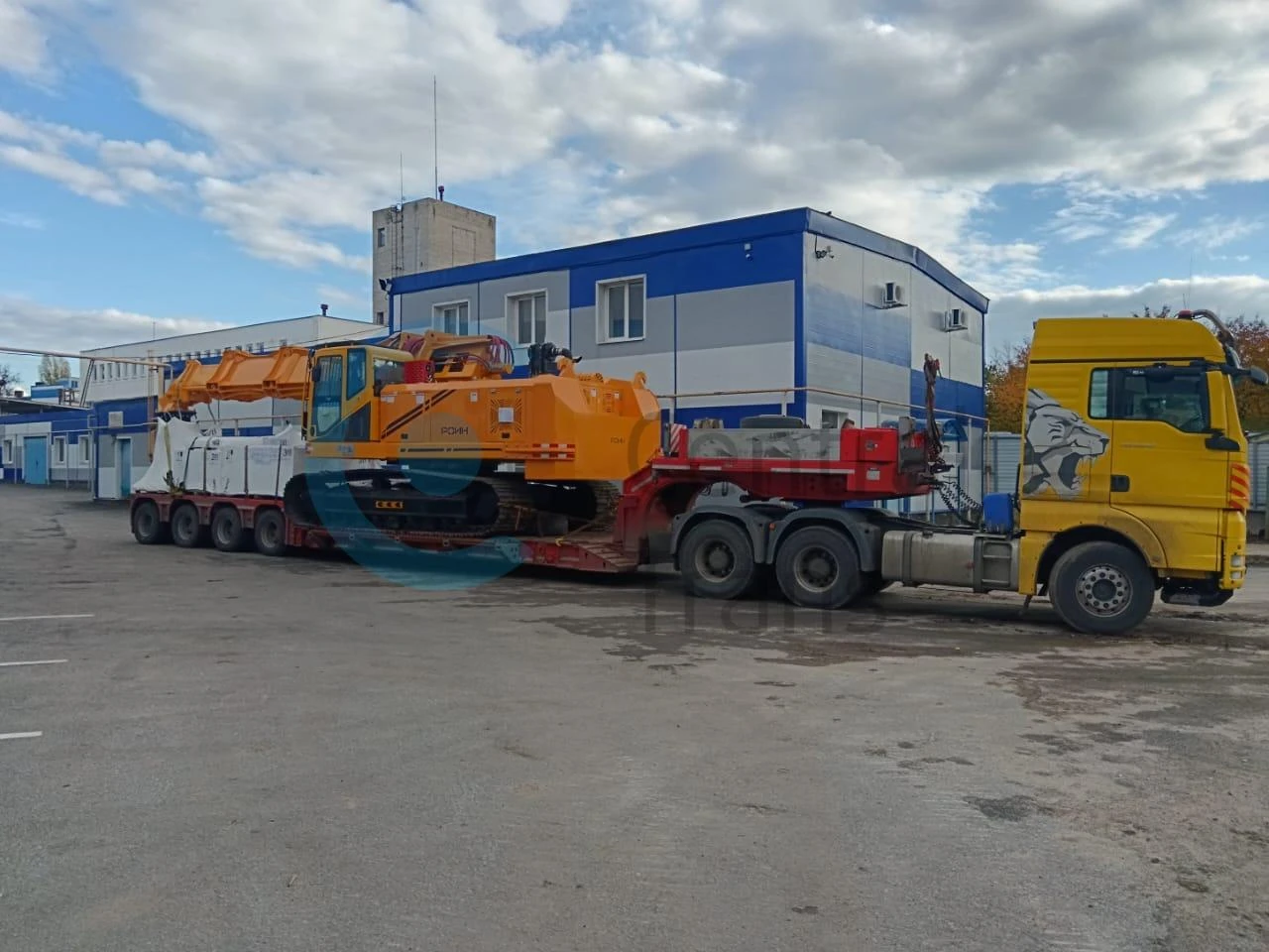 Машина ломки футеровки с гидромолотом НМ-140 доставлена из Воронежа в Архангельск
