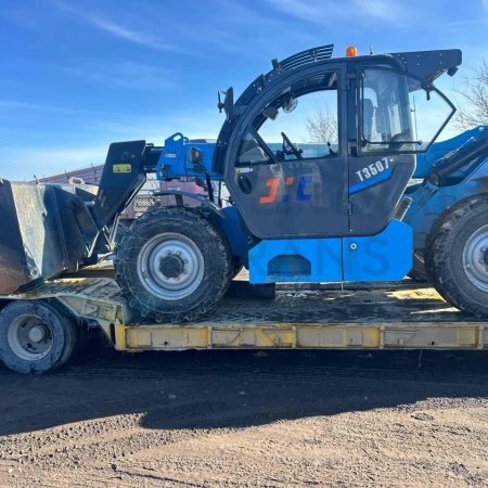 Перевозка погрузчика JHC T3507 на трале по направлению Краснодар-Сочи