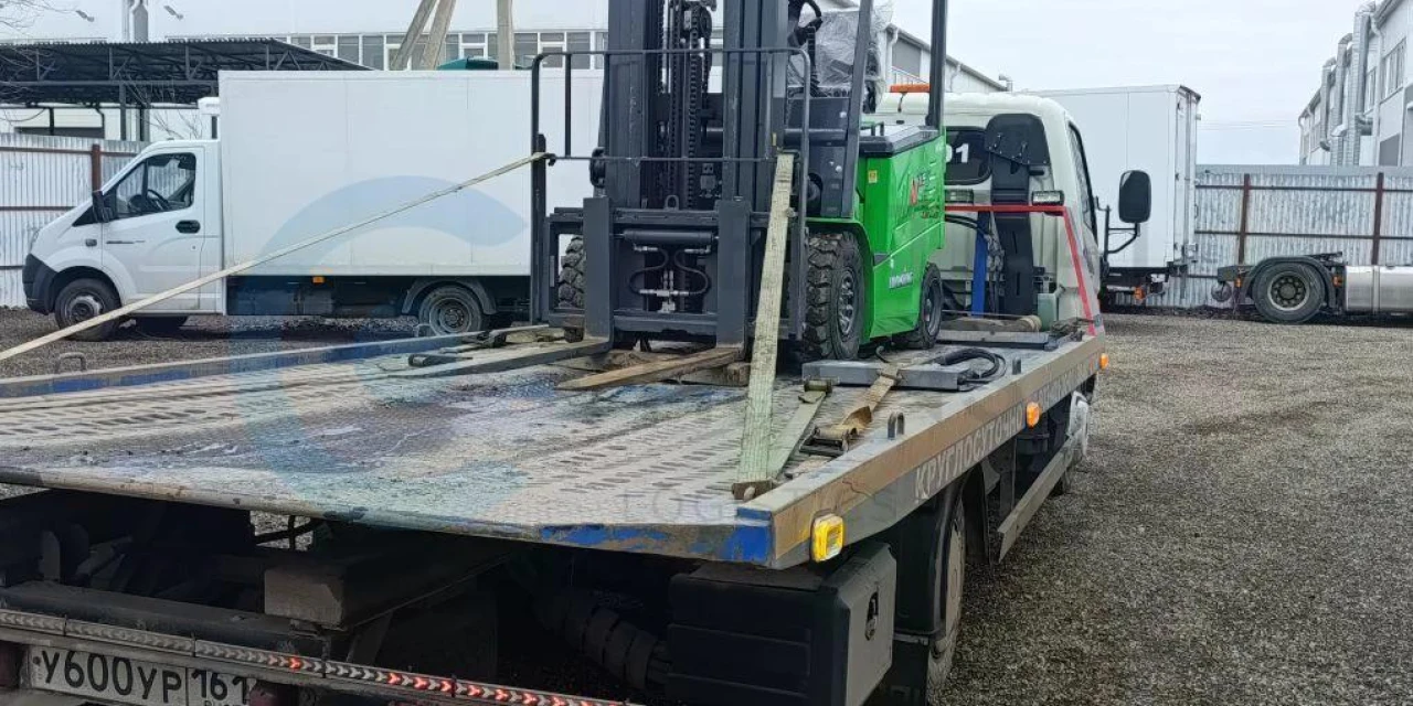 Перевозка  электроштабелера вилочного TOYOTA FORKLIFT  на трале по направлению Краснодар - Сочи
