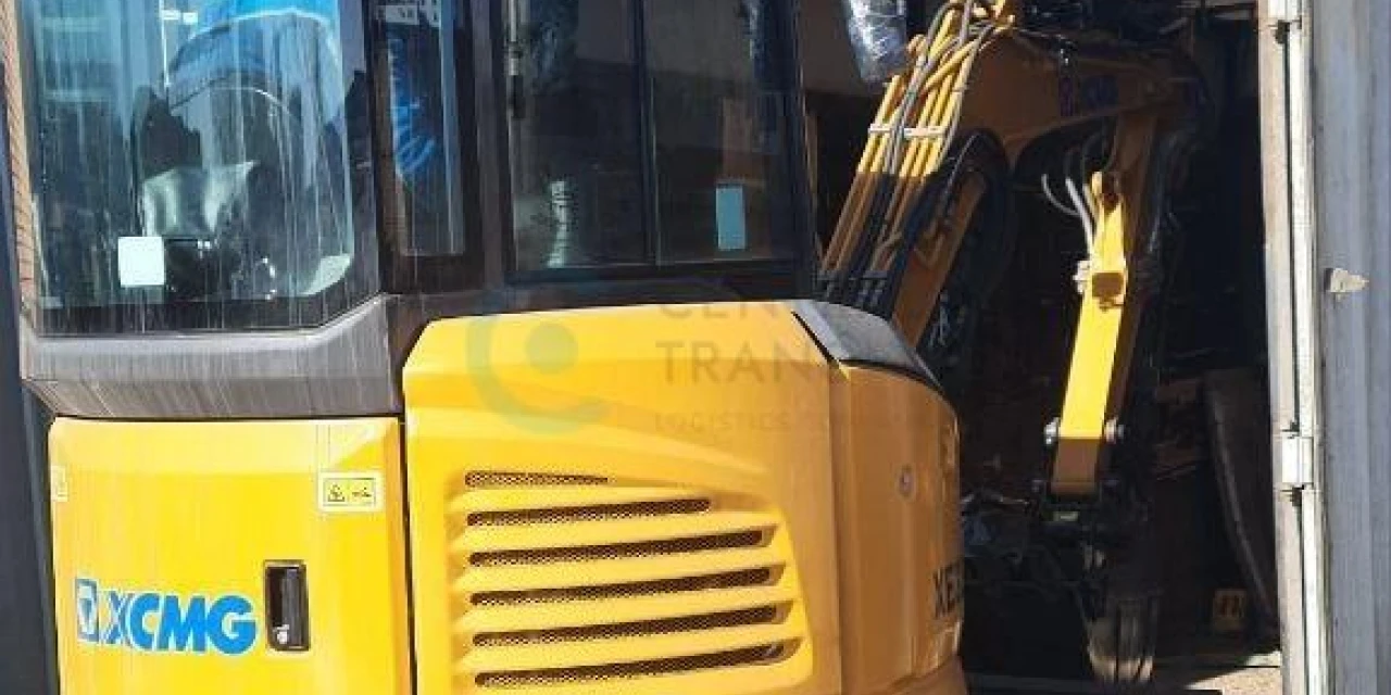 Мини-экскаватор XCMG XE35U доставлен из Ленинградской области в Москву