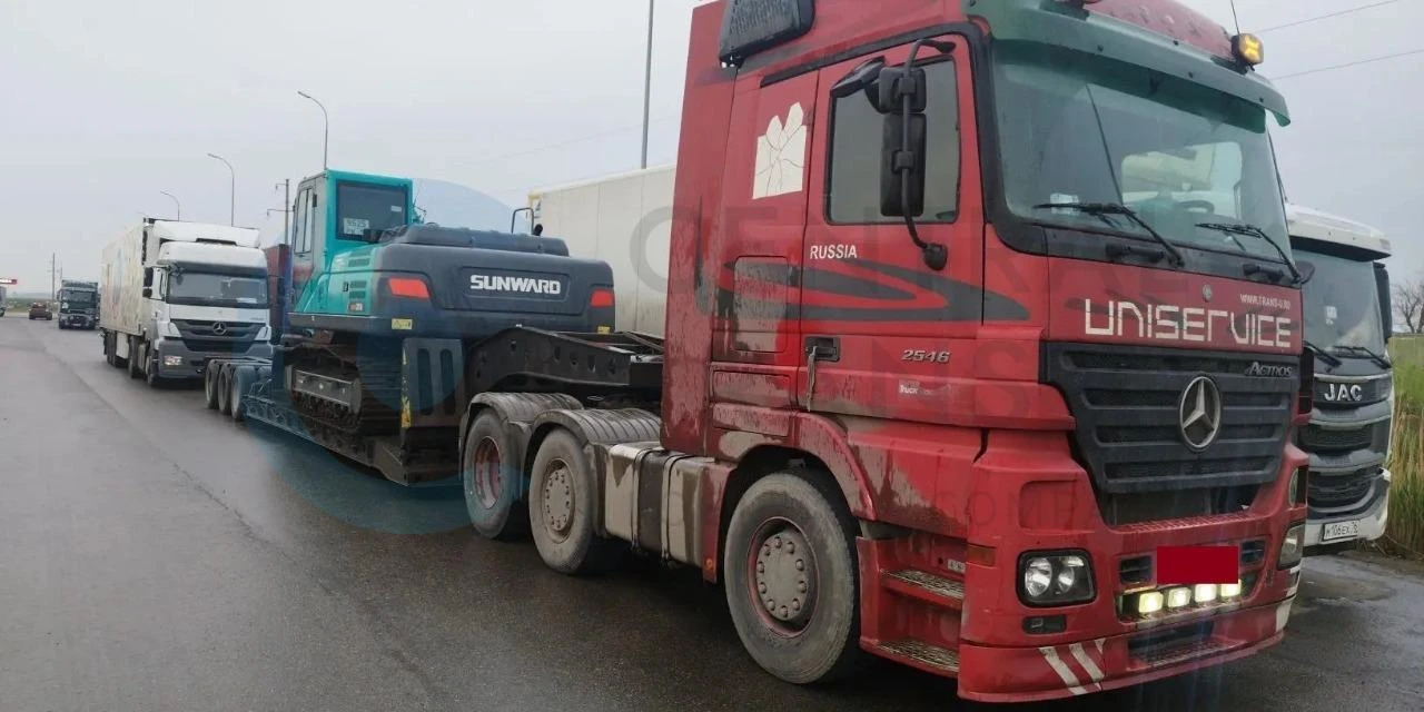 Перевозка гусеничного экскаватора Sunward SWE210 по направлению Екатеринбург - Москва