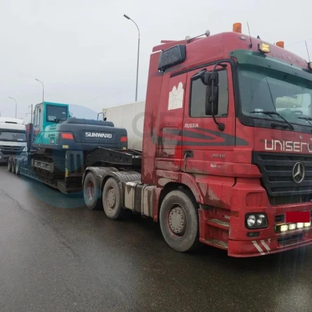 Перевозка гусеничного экскаватора Sunward SWE210 по направлению Екатеринбург - Москва